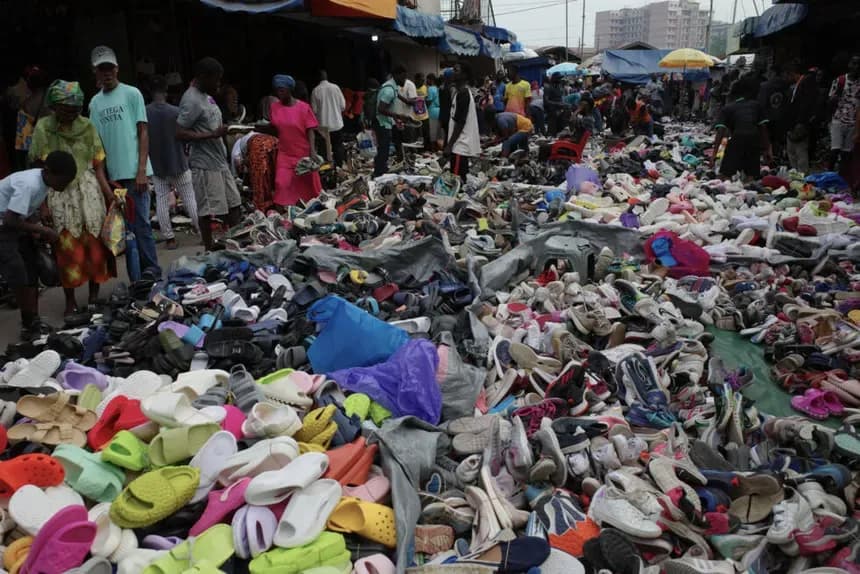 In Africa, secondhand fashion is affordable and makes for more individuality for the wearer. But at what cost? | Photo: Modern Ghana.