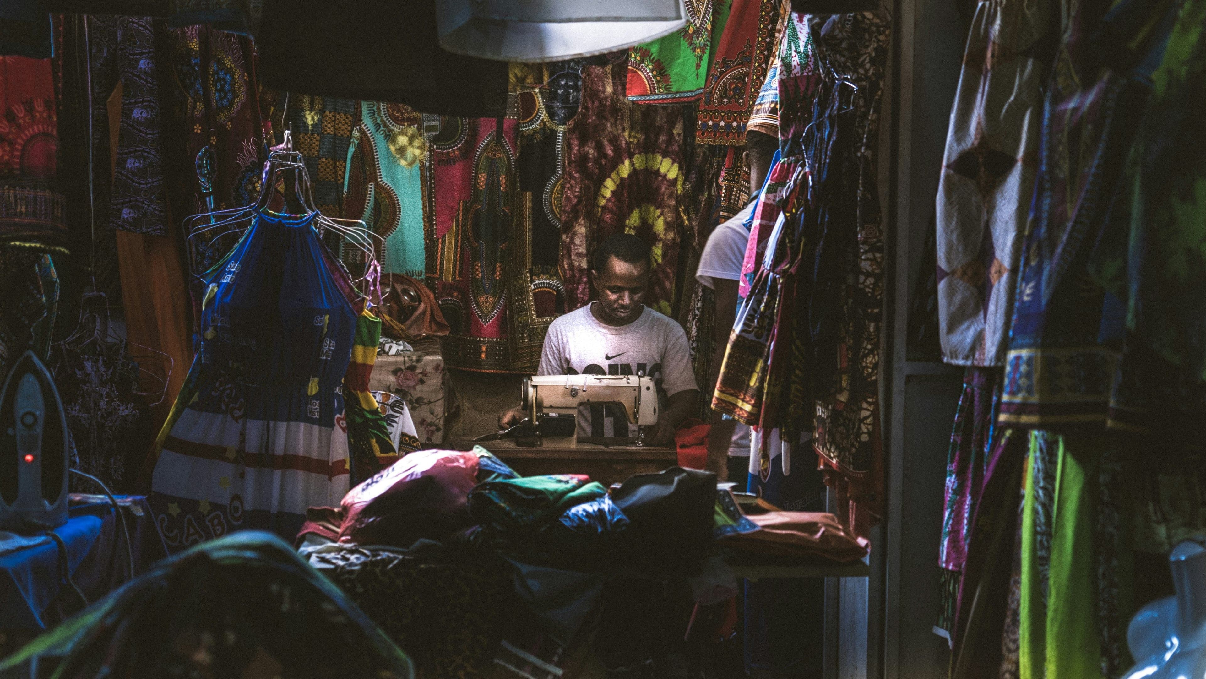 You can style sustainably without breaking the bank, and we'll show you how | Danique Godwin on Unsplash